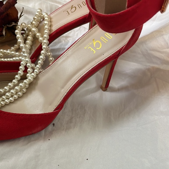 ❤️‍🔥🌶️Red Close Toed Heels🌶️❤️‍🔥 - Picture 5 of 8